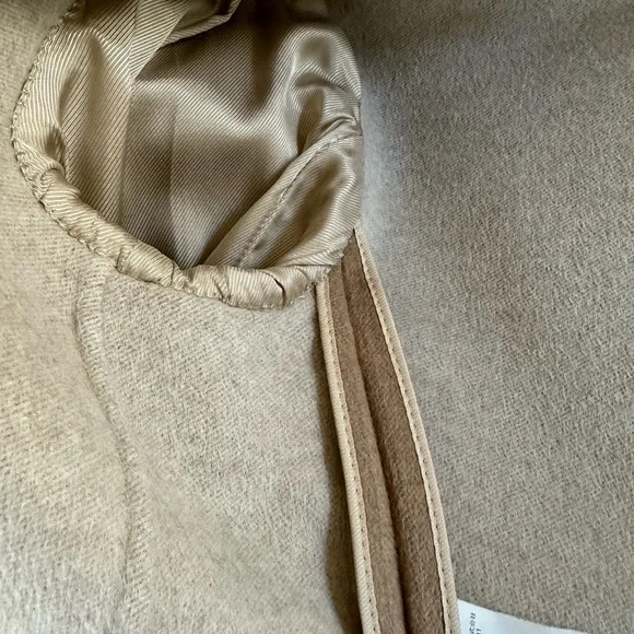 PRADA Blazer size 44 US4 Virgin Wool Camel